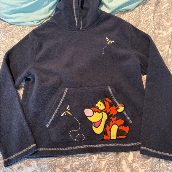 Disney Sweaters - VINTAGE navy blue Disney Tigger fleece pullover hoodie